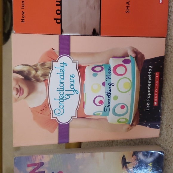 BOOKS Scholastic Books 📚 Mostly 5th Grade or Level 4 or 10 years old  (6 books) - Picture 3 of 7